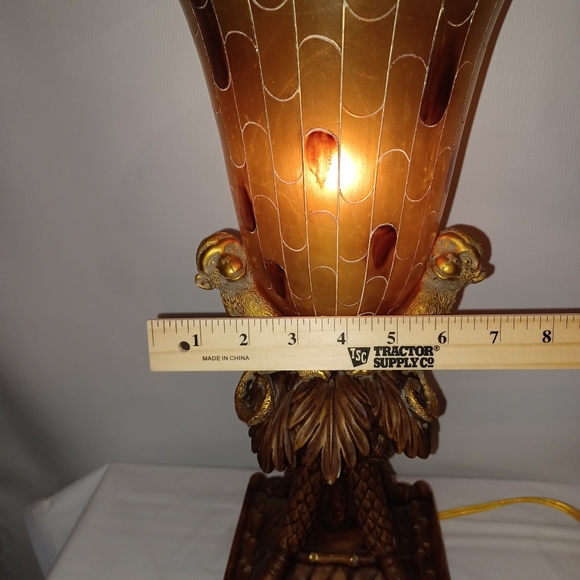 Vintage Intricate Lamp. Monkeys On Palm Tree Ratan Resin Base Mosaic Amber Shade - Picture 13 of 16